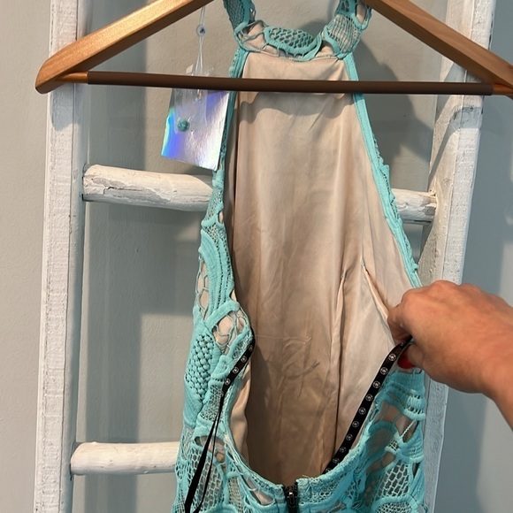 Missguided nwt mint lace and nude choker halter neck bodycon cocktail dress 4 - Picture 11 of 12